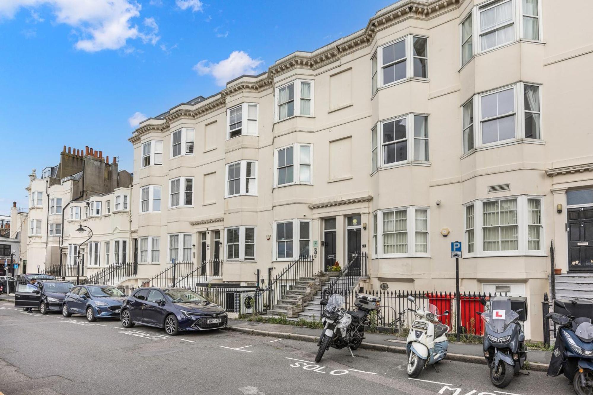 2 Bedroom Flat - With King Sized Beds, Netflix And Sky - Perfect For Contractors, Vacation Guests Or Those Relocating Brighton Exterior photo