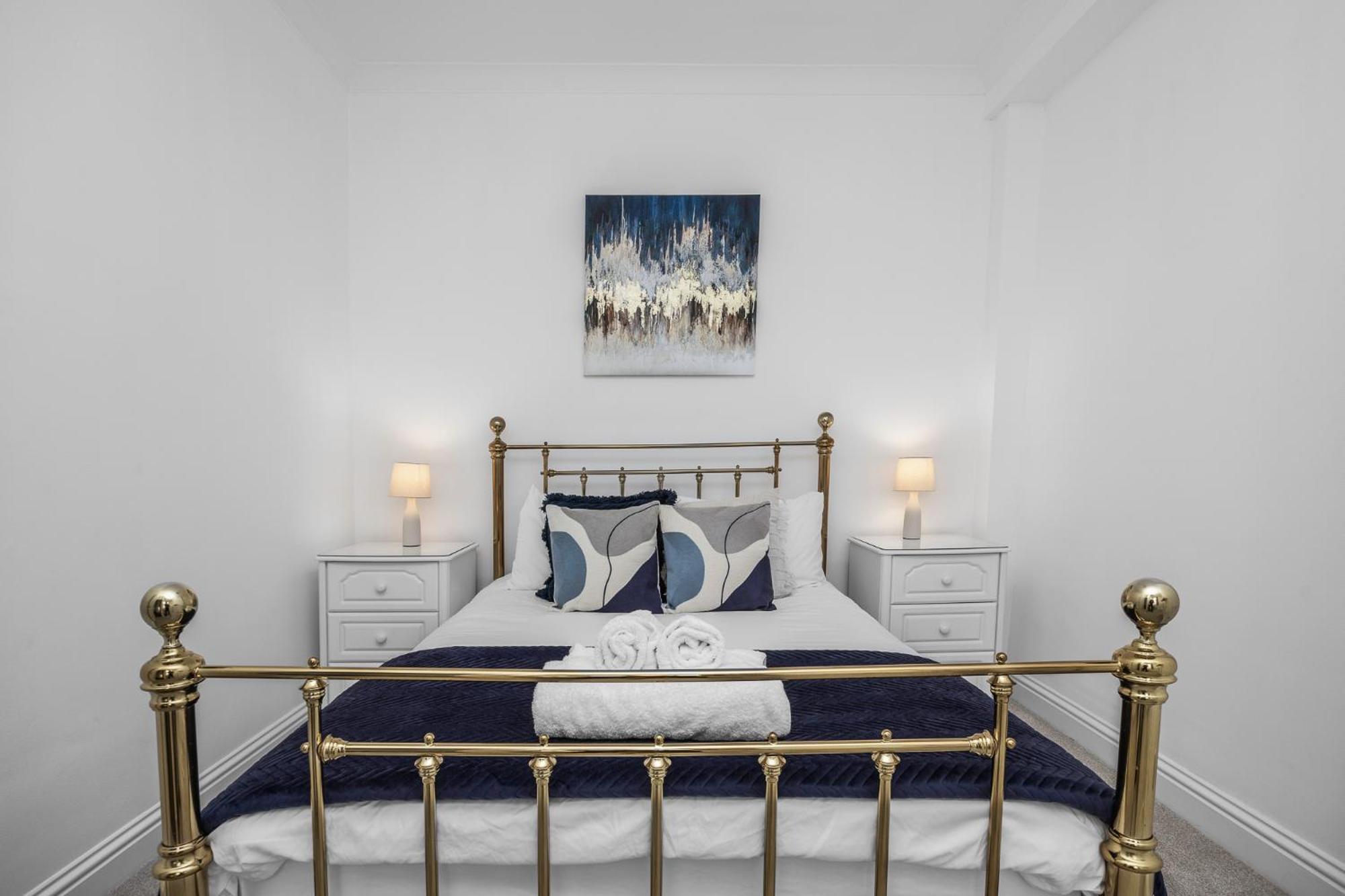 2 Bedroom Flat - With King Sized Beds, Netflix And Sky - Perfect For Contractors, Vacation Guests Or Those Relocating Brighton Exterior photo